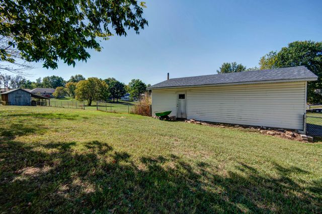 1300 E Bain Street, Ozark, MO 65721