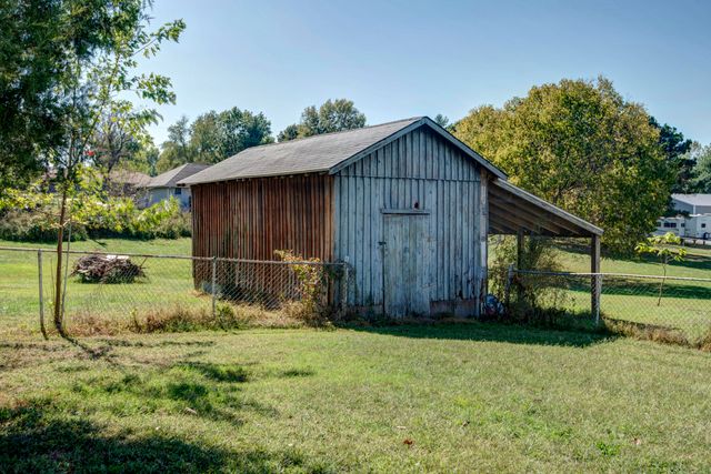 1300 E Bain Street, Ozark, MO 65721