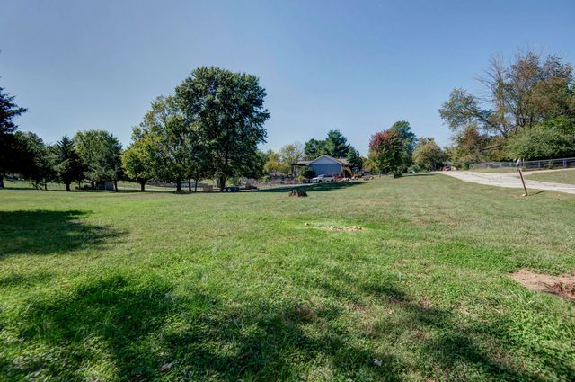 1300 E Bain Street, Ozark, MO 65721