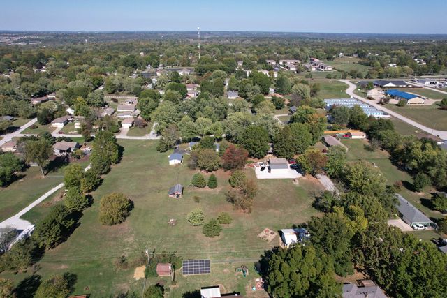 1300 E Bain Street, Ozark, MO 65721