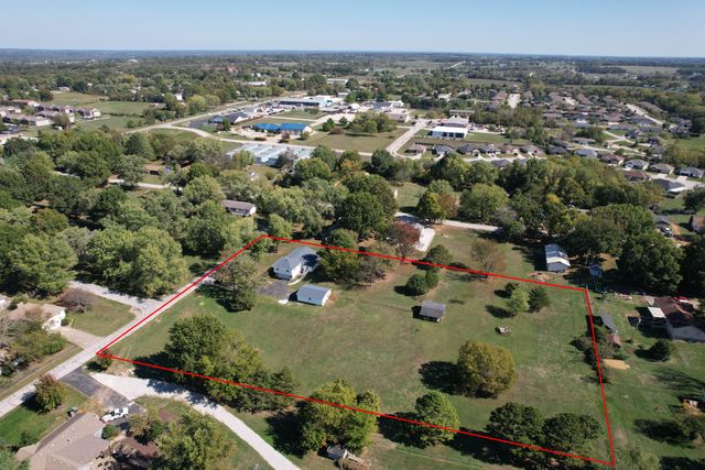 1300 E Bain Street, Ozark, MO 65721