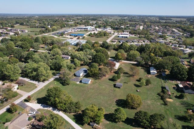 1300 E Bain Street, Ozark, MO 65721