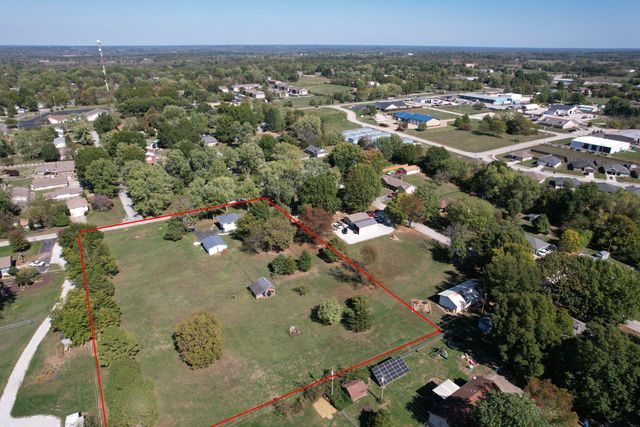 1300 E Bain Street, Ozark, MO 65721