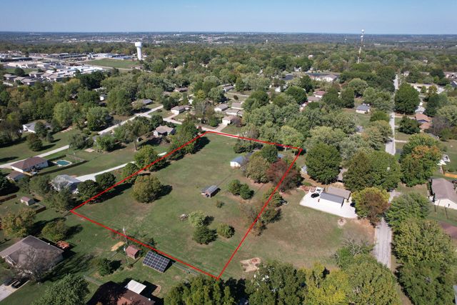 1300 E Bain Street, Ozark, MO 65721