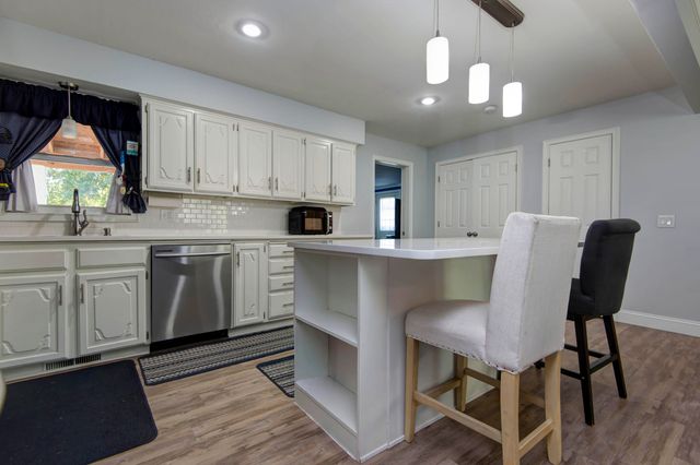 1300 E Bain Street, Ozark, MO 65721