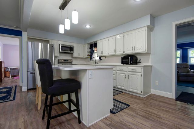 1300 E Bain Street, Ozark, MO 65721