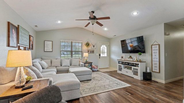 11074 Iris Road, Neosho, MO 64850