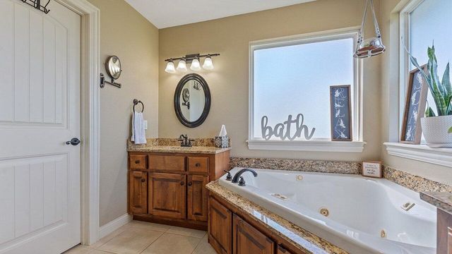 11074 Iris Road, Neosho, MO 64850