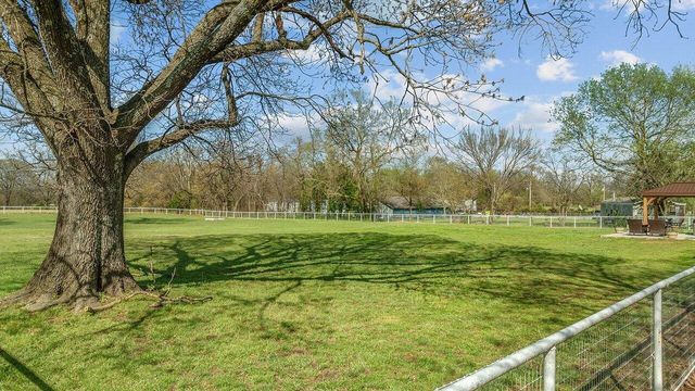 11074 Iris Road, Neosho, MO 64850