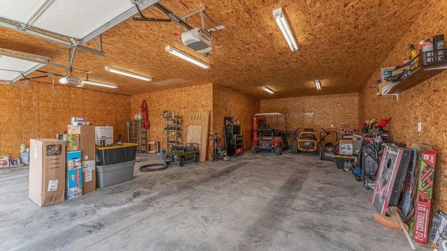 11074 Iris Road, Neosho, MO 64850