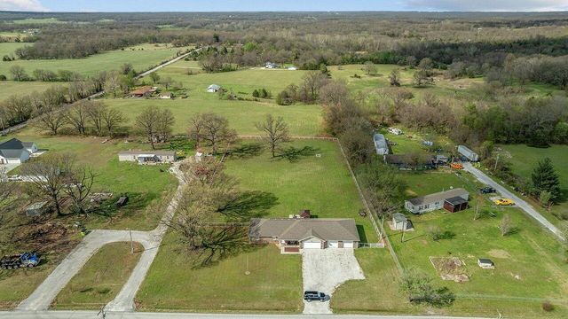 11074 Iris Road, Neosho, MO 64850