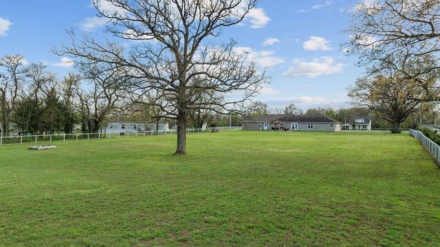 11074 Iris Road, Neosho, MO 64850