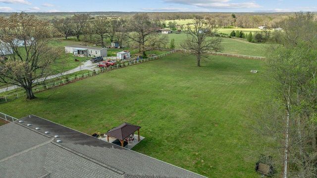 11074 Iris Road, Neosho, MO 64850