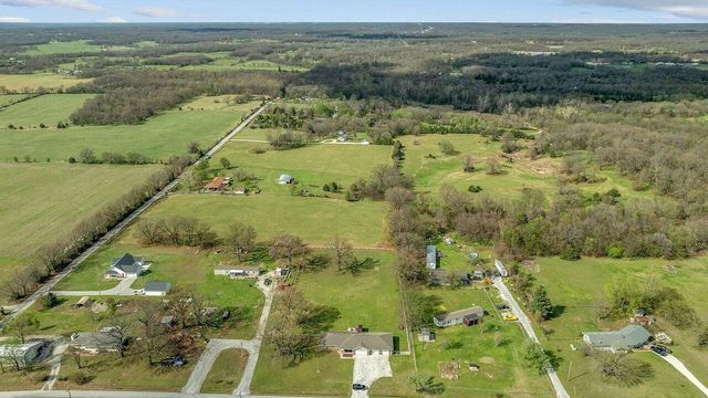 11074 Iris Road, Neosho, MO 64850