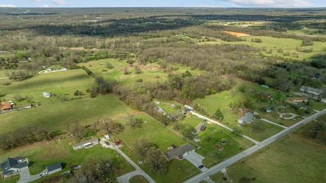 11074 Iris Road, Neosho, MO 64850