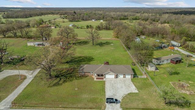 11074 Iris Road, Neosho, MO 64850