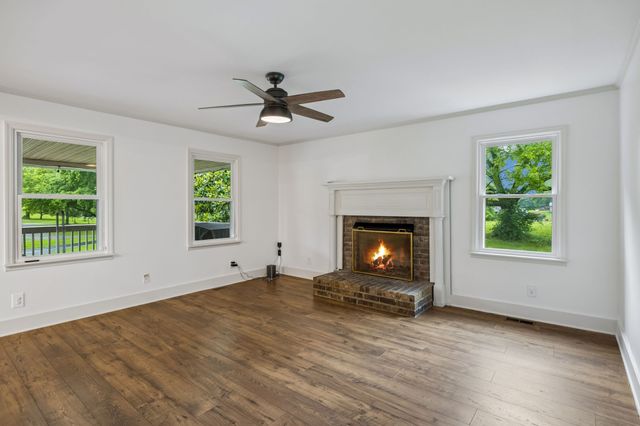 2758 Standing Oak Dr, Thompsons Station, TN 37179