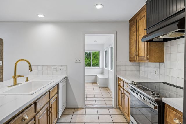 2758 Standing Oak Dr, Thompsons Station, TN 37179