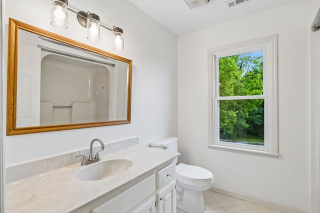 2758 Standing Oak Dr, Thompsons Station, TN 37179