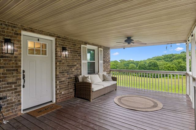 2758 Standing Oak Dr, Thompsons Station, TN 37179