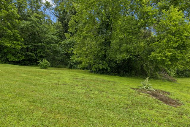 2758 Standing Oak Dr, Thompsons Station, TN 37179