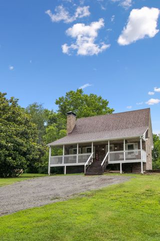 2758 Standing Oak Dr, Thompsons Station, TN 37179