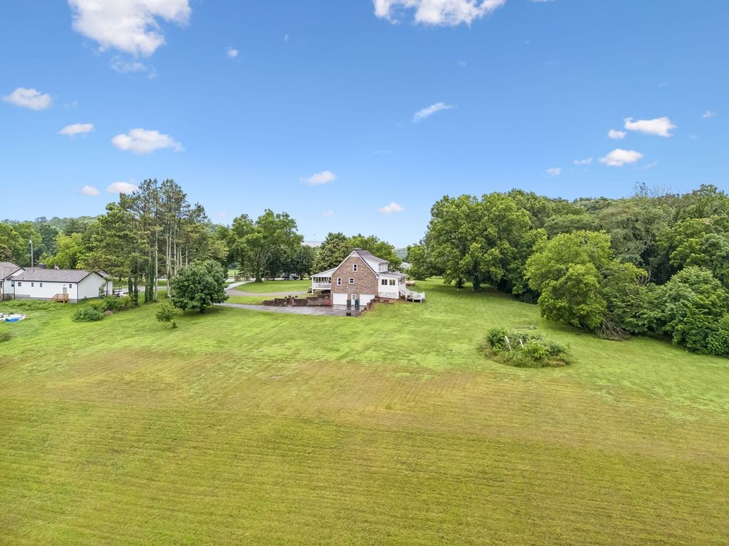 2758 Standing Oak Dr, Thompsons Station, TN 37179
