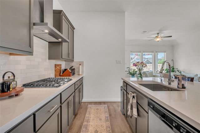 187 Alicante LN, Liberty Hill, TX 78642