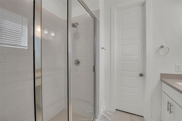 187 Alicante LN, Liberty Hill, TX 78642