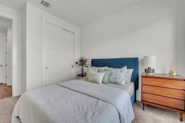 187 Alicante LN, Liberty Hill, TX 78642