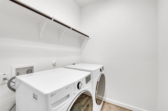 187 Alicante LN, Liberty Hill, TX 78642