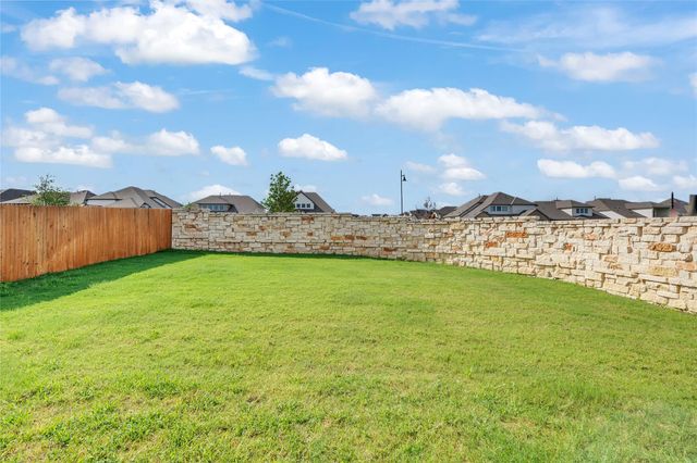 187 Alicante LN, Liberty Hill, TX 78642