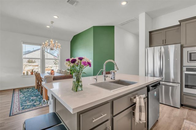 187 Alicante LN, Liberty Hill, TX 78642