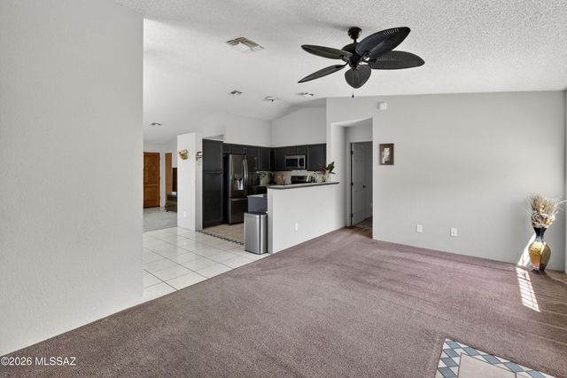 2001 W Burgundy Way, Tucson, AZ 85746