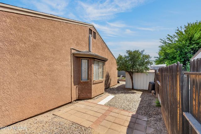 2001 W Burgundy Way, Tucson, AZ 85746