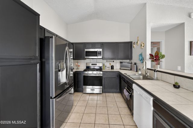 2001 W Burgundy Way, Tucson, AZ 85746