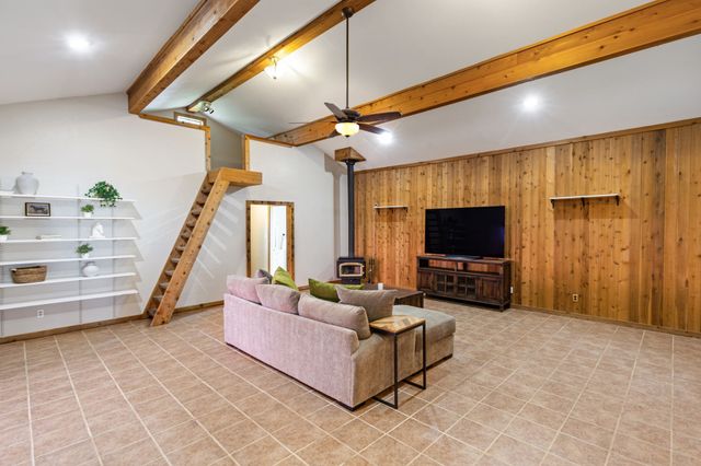 1769 County Road 596, Nevada, TX 75173