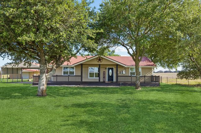 1769 County Road 596, Nevada, TX 75173