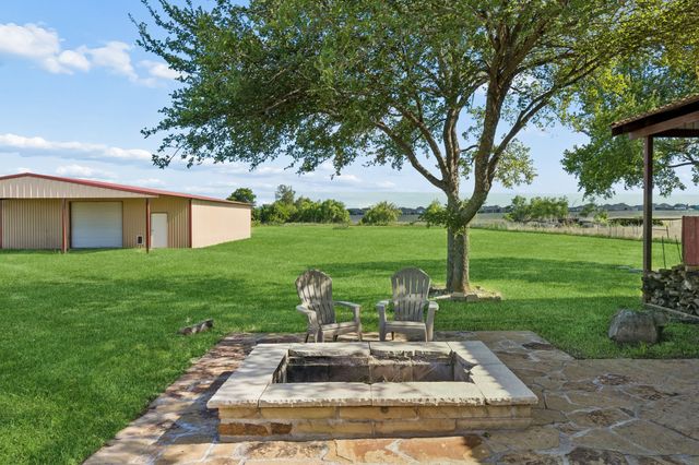 1769 County Road 596, Nevada, TX 75173