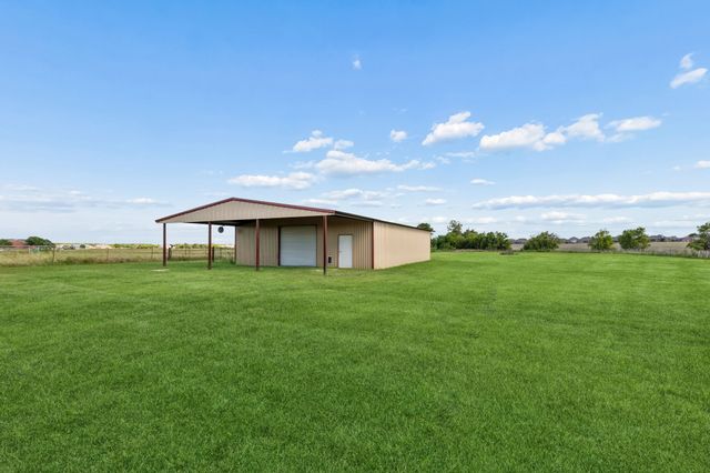 1769 County Road 596, Nevada, TX 75173