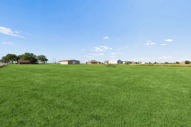 1769 County Road 596, Nevada, TX 75173
