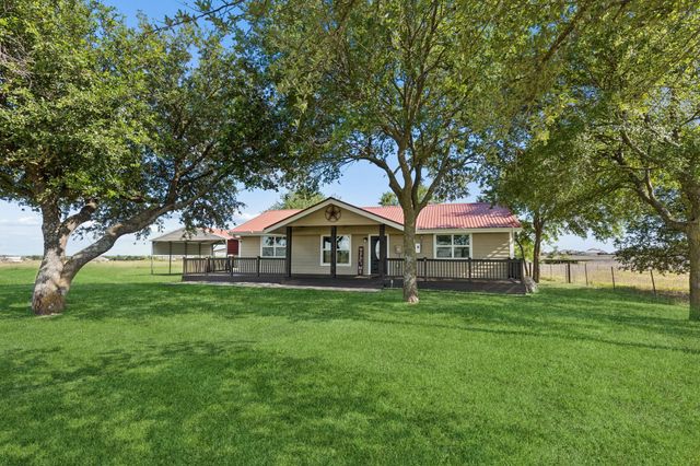 1769 County Road 596, Nevada, TX 75173