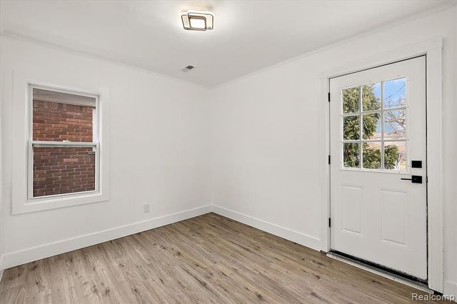 21625 Trombly Street, Saint Clair Shores, MI 48080