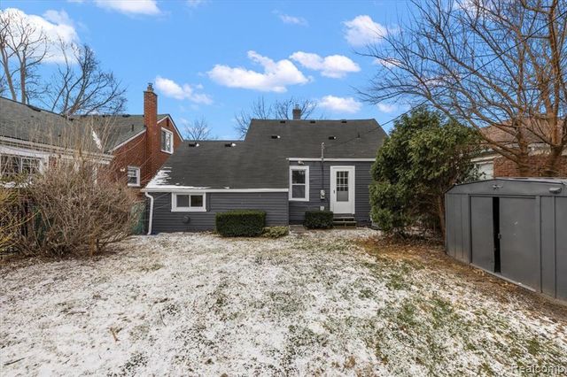 21625 Trombly Street, Saint Clair Shores, MI 48080