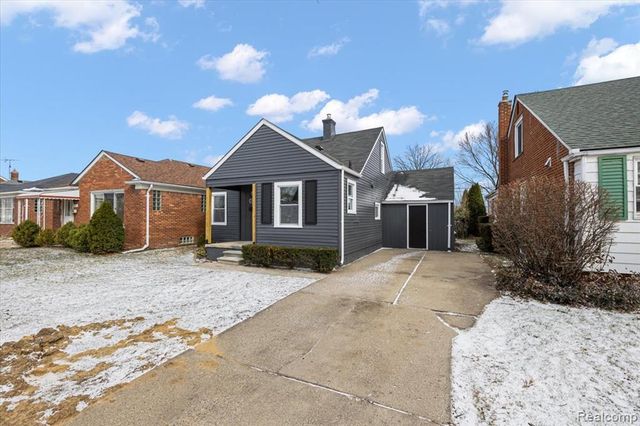 21625 Trombly Street, Saint Clair Shores, MI 48080