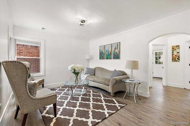 21625 Trombly Street, Saint Clair Shores, MI 48080