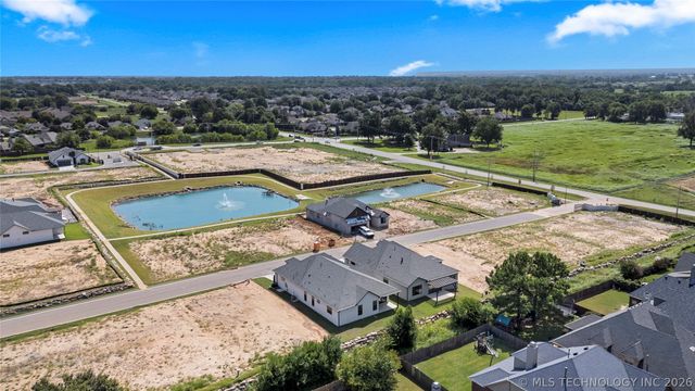 11962 S 94th East Avenue, Bixby, OK 74008