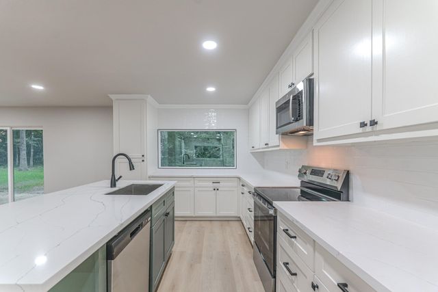 26701 Knottywood Court, Huntsville, TX 77320