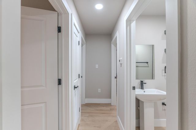 26701 Knottywood Court, Huntsville, TX 77320