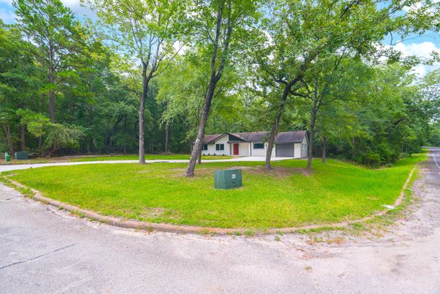 26701 Knottywood Court, Huntsville, TX 77320